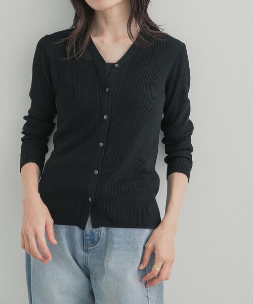 URBAN RESEARCH DOORS(アーバンリサーチドアーズ)の「『WEB限定』Vネックリブカーディガン 26AW(カーディガン/ボレロ・レディース・チャコールグレー/レッド/イエロー系その他/ブラック・FREE)」の5枚目の写真