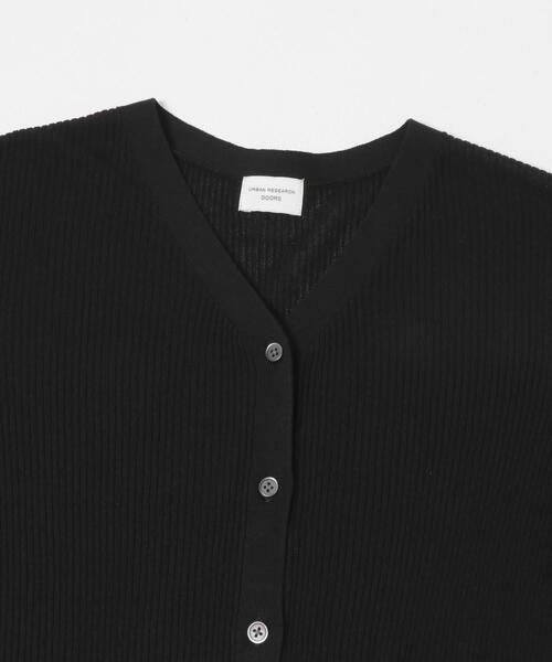 URBAN RESEARCH DOORS(アーバンリサーチドアーズ)の「『WEB限定』Vネックリブカーディガン 26AW(カーディガン/ボレロ・レディース・チャコールグレー/レッド/イエロー系その他/ブラック・FREE)」の12枚目の写真