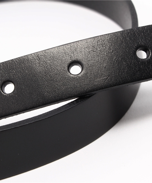 MOUSSY（マウジー）の「POINT BUCKLE BELT（ベルト・レディース・ベージュ/ブラック・FREE）」の4枚目の写真