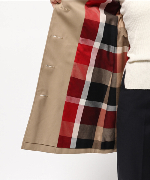 BLUE LABEL CRESTBRIDGE（ブルーレーベルクレストブリッジ）の「コットンギャバジン　シングルコート（ステンカラーコート・レディース・ベージュ/ネイビー・38/36）」の9枚目の写真