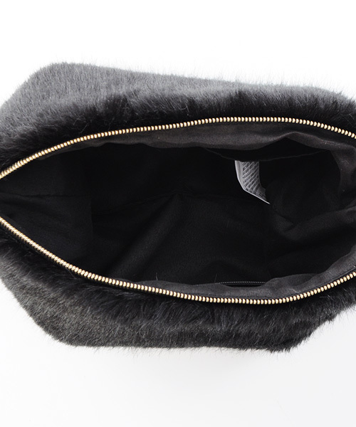 Luz Llena（ラズレナ）の「ふわふわエコファー・クラッチバッグ（クラッチバッグ・レディース・ベージュ/グレー/アイボリー/ブラック・ﾌﾘ-）」の13枚目の写真