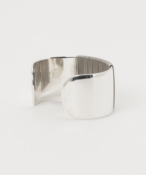 PHILIPPE AUDIBERT（フィリップ オーディベール）の「PHILIPPE AUDIBERT / Udo bracelet（バングル/リストバンド・レディース・シルバー・FREE）」の2枚目の写真