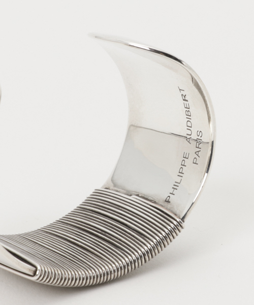 PHILIPPE AUDIBERT（フィリップ オーディベール）の「PHILIPPE AUDIBERT / Udo bracelet（バングル/リストバンド・レディース・シルバー・FREE）」の4枚目の写真