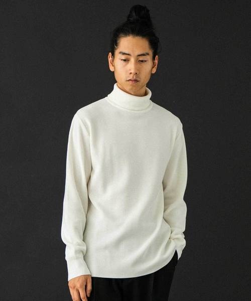 UNITED TOKYO(ユナイテッドトウキョウ)の「畦タートルネックニット(ニット/セーター・メンズ・イエロー/レッド/パープル/ブルー/ブラック/オフホワイト/ブラウン/サックスブルー・2/1/3)」の13枚目の写真