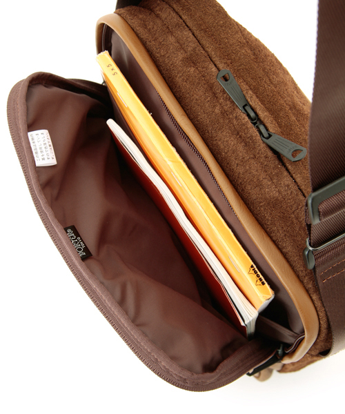 PORTER ショルダーバッグ ベージュ/ブラウン PORTER（ポーター）の「PORTER / “BOTH” ベロア ショルダーバッグ