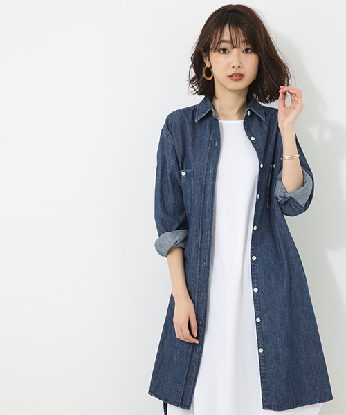AZUL by moussy(アズールバイマウジー)の「ビッグポケットデニムシャツOP(ワンピース・レディース・ライトブルー/ブルー・MEDIUM/SMALL)」の10枚目の写真