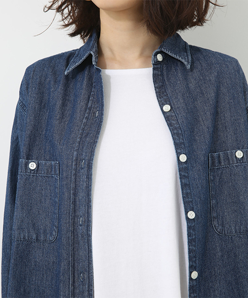 AZUL by moussy(アズールバイマウジー)の「ビッグポケットデニムシャツOP(ワンピース・レディース・ライトブルー/ブルー・MEDIUM/SMALL)」の15枚目の写真