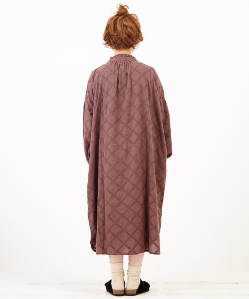 CUBE SUGAR（キューブシュガー）の「WEB限定 綿ローン矢羽柄ワンピース（ワンピース・レディース・ブラック/ブラウン/ダークグリーン・M/L）」の12枚目の写真