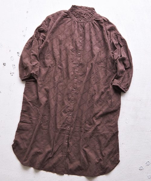 CUBE SUGAR（キューブシュガー）の「WEB限定 綿ローン矢羽柄ワンピース（ワンピース・レディース・ブラック/ブラウン/ダークグリーン・M/L）」の17枚目の写真