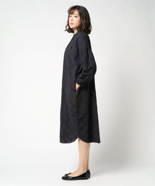 CUBE SUGAR（キューブシュガー）の「WEB限定 綿ローン矢羽柄ワンピース（ワンピース・レディース・ブラック/ブラウン/ダークグリーン・M/L）」の4枚目の写真