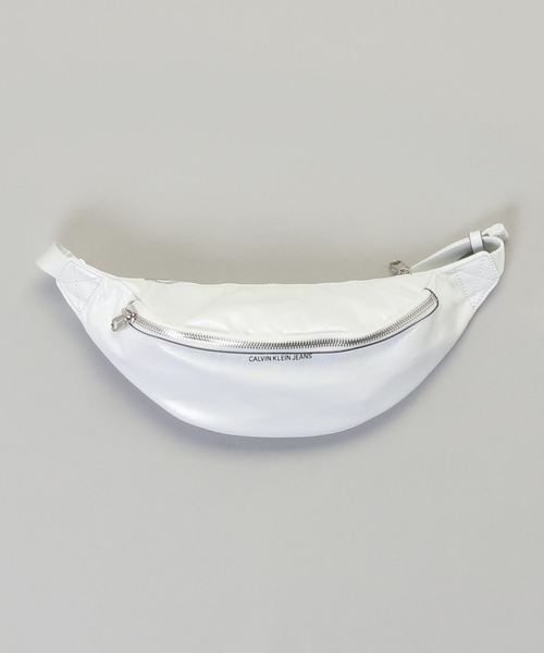 Calvin Klein Jeans Accessory（カルバン・クラインジーンズアクセサリー）の「レザー ストリート ボディ バッグ（ボディバッグ/ウエストポーチ・メンズ・ブラック/ホワイト・FREE）」の7枚目の写真