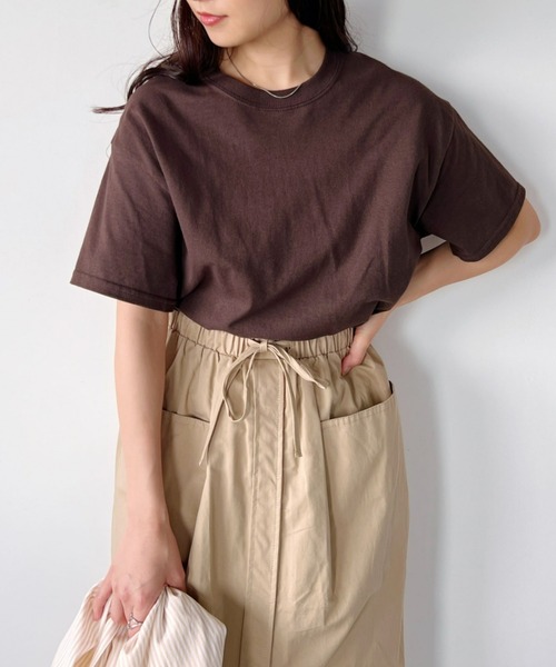 GILDAN（ギルダン）の「【GILDAN】ギルダン/ 色・サイズ展開豊富 半袖無地 クルーネック Tシャツ ウルトラコットン100% 6.0oz ベーシック無地カットソー ビッグサイズ 5部袖 1/2スリーブ（Tシャツ/カットソー・レディース・ホワイト/ネイビー/ブラック/マルーン/サンドベージュ/チョコ/タン/チャコール/オリーブ/ナチュラル/ラベンダー/グリーン系その他/サンドグレー/グリーン/ダークグリーン/アッシュグレー/ライトピンク/ミント/オレンジ/ブルー/ライム/イエロー/レッド/グレー/パープル/ライトブルー・M/XL/L/XXL/S）」の7枚目の写真