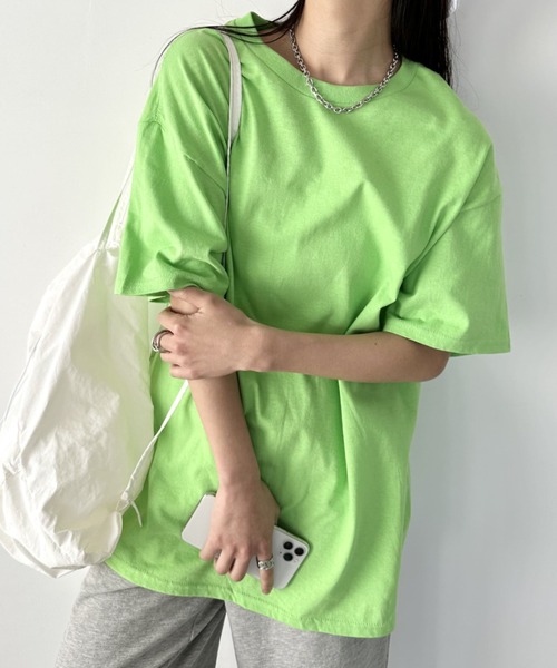 GILDAN（ギルダン）の「【GILDAN】ギルダン/ 色・サイズ展開豊富 半袖無地 クルーネック Tシャツ ウルトラコットン100% 6.0oz ベーシック無地カットソー ビッグサイズ 5部袖 1/2スリーブ（Tシャツ/カットソー・レディース・ホワイト/ネイビー/ブラック/マルーン/サンドベージュ/チョコ/タン/チャコール/オリーブ/ナチュラル/ラベンダー/グリーン系その他/サンドグレー/グリーン/ダークグリーン/アッシュグレー/ライトピンク/ミント/オレンジ/ブルー/ライム/イエロー/レッド/グレー/パープル/ライトブルー・M/XL/L/XXL/S）」の13枚目の写真