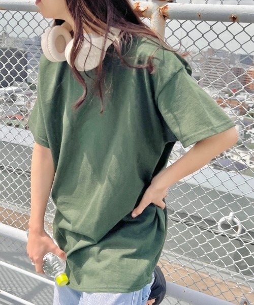 GILDAN（ギルダン）の「【GILDAN】ギルダン/ 色・サイズ展開豊富 半袖無地 クルーネック Tシャツ ウルトラコットン100% 6.0oz ベーシック無地カットソー ビッグサイズ 5部袖 1/2スリーブ（Tシャツ/カットソー・レディース・ホワイト/ネイビー/ブラック/マルーン/サンドベージュ/チョコ/タン/チャコール/オリーブ/ナチュラル/ラベンダー/グリーン系その他/サンドグレー/グリーン/ダークグリーン/アッシュグレー/ライトピンク/ミント/オレンジ/ブルー/ライム/イエロー/レッド/グレー/パープル/ライトブルー・M/XL/L/XXL/S）」の11枚目の写真