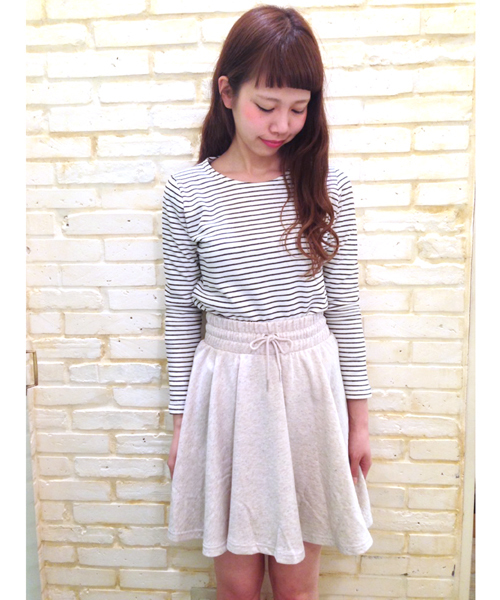 Kastane（カスタネ）の「【Kastane】ネップ裏毛ギャザースカート（スカート・レディース・グレー/オフホワイト/チャコールグレー・FREE）」の2枚目の写真