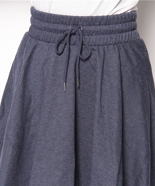 Kastane（カスタネ）の「【Kastane】ネップ裏毛ギャザースカート（スカート・レディース・グレー/オフホワイト/チャコールグレー・FREE）」の4枚目の写真