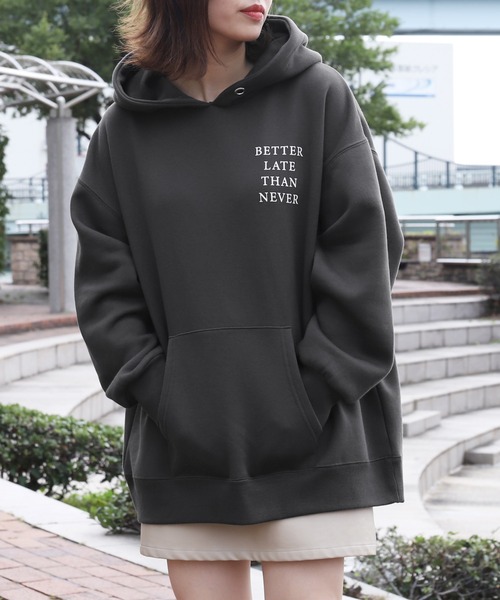 PairPair（ペアペア）の「パソコンバックプリントパーカー(ユニセックス)（パーカー・レディース・アイボリー/モカ/スミクロ・MEDIUM/LARGE）」の17枚目の写真