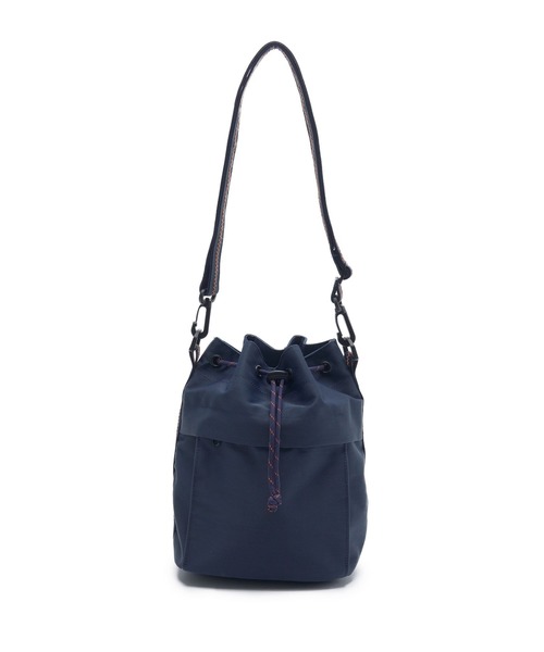 plain-me（プレインミー）の「plain-me ナイロン光沢巾着バッグ（ショルダーバッグ・メンズ・ネイビー・FREE）」の10枚目の写真