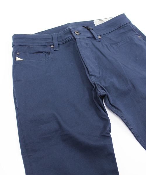 DIESEL(ディーゼル)の「チノパン スリム スキニーパンツ「R-TROXER-A」(チノパンツ・メンズ・ネイビー・30inch/36inch)」の2枚目の写真