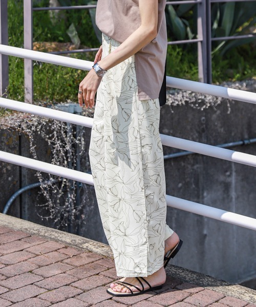 La-gemme(ラジェム)の「線画フラワー&マーブル柄パンツ(その他パンツ・レディース・ホワイト系その他/ブラック系その他/ブラック系その他2/ベージュ系その他2・M/L)」の9枚目の写真