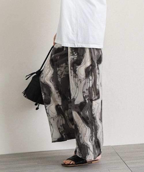 La-gemme(ラジェム)の「線画フラワー&マーブル柄パンツ(その他パンツ・レディース・ホワイト系その他/ブラック系その他/ブラック系その他2/ベージュ系その他2・M/L)」の21枚目の写真