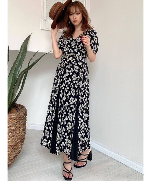 RESEXXY(リゼクシー)の「ボリュームスリーブ切替ワンピース(ワンピース・レディース・ブラック/ベージュ/ブラウン・FREE)」の14枚目の写真