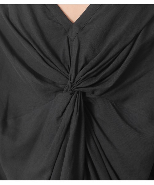 crie conforto（クリーコンフォルト）の「バックツイストＳＨ（シャツ/ブラウス・レディース・ブラック/オフホワイト/カーキ・MEDIUM/LARGE）」の4枚目の写真