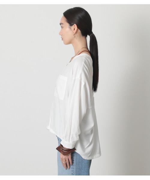 crie conforto（クリーコンフォルト）の「バックツイストＳＨ（シャツ/ブラウス・レディース・ブラック/オフホワイト/カーキ・MEDIUM/LARGE）」の21枚目の写真