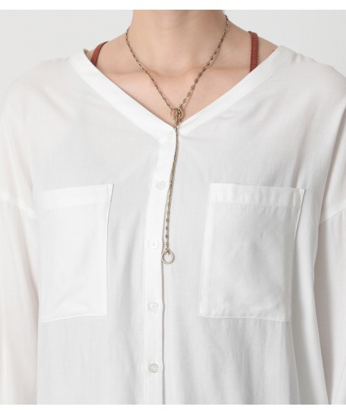 crie conforto（クリーコンフォルト）の「バックツイストＳＨ（シャツ/ブラウス・レディース・ブラック/オフホワイト/カーキ・MEDIUM/LARGE）」の18枚目の写真