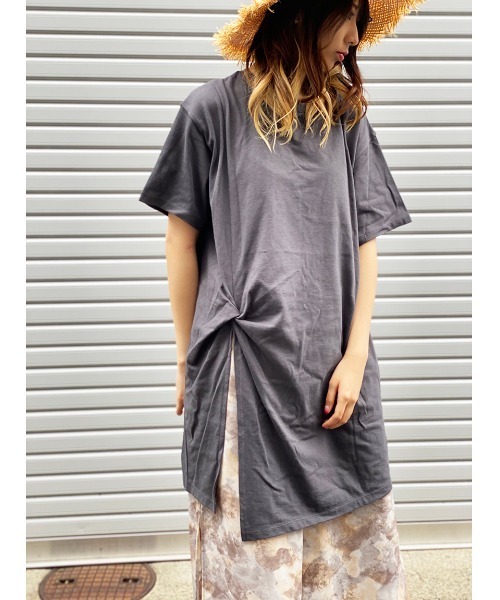 one way(ワンウェイ)の「【oneway】サイドねじれTシャツ(Tシャツ/カットソー・レディース・ホワイト/ベージュ/グレー・FREE)」の3枚目の写真