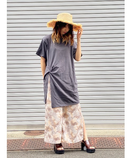 one way(ワンウェイ)の「【oneway】サイドねじれTシャツ(Tシャツ/カットソー・レディース・ホワイト/ベージュ/グレー・FREE)」の16枚目の写真