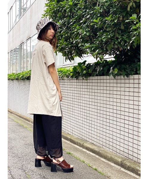one way(ワンウェイ)の「【oneway】サイドねじれTシャツ(Tシャツ/カットソー・レディース・ホワイト/ベージュ/グレー・FREE)」の21枚目の写真