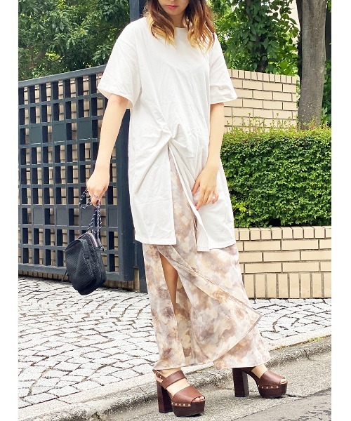 one way(ワンウェイ)の「【oneway】サイドねじれTシャツ(Tシャツ/カットソー・レディース・ホワイト/ベージュ/グレー・FREE)」の22枚目の写真