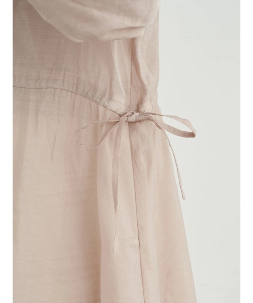 earth music&ecology（アースミュージックアンドエコロジー）の「ウエストドロストシアーチュニック ＊（シャツ/ブラウス・レディース・ブラック/ベージュ/ラベンダー・FREE）」の14枚目の写真