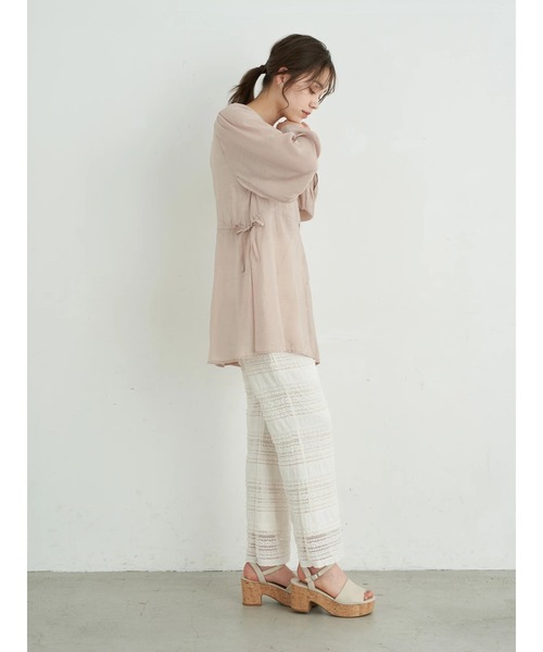 earth music&ecology（アースミュージックアンドエコロジー）の「ウエストドロストシアーチュニック ＊（シャツ/ブラウス・レディース・ブラック/ベージュ/ラベンダー・FREE）」の17枚目の写真