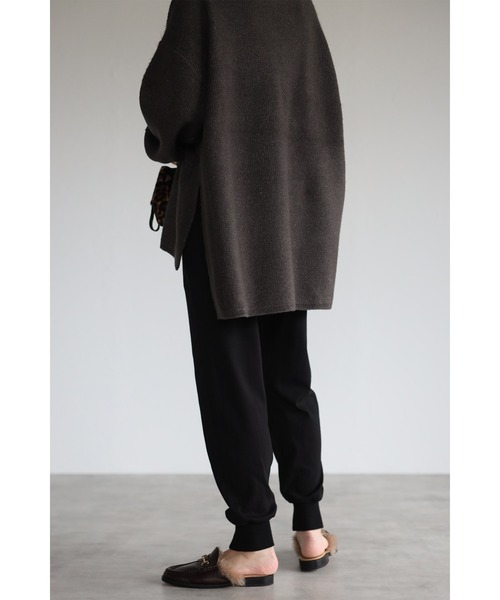 Bonjour Sagan(ボンジュールサガン)の「裾スリットジョガーパンツ(その他パンツ・レディース・ブラック/グレイッシュベージュ/モカ/ネイビー/チャコールグレー・FREE)」の15枚目の写真