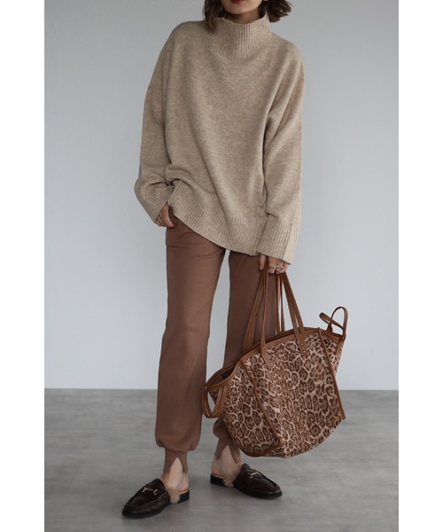 Bonjour Sagan(ボンジュールサガン)の「裾スリットジョガーパンツ(その他パンツ・レディース・ブラック/グレイッシュベージュ/モカ/ネイビー/チャコールグレー・FREE)」の21枚目の写真