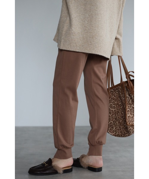 Bonjour Sagan(ボンジュールサガン)の「裾スリットジョガーパンツ(その他パンツ・レディース・ブラック/グレイッシュベージュ/モカ/ネイビー/チャコールグレー・FREE)」の22枚目の写真