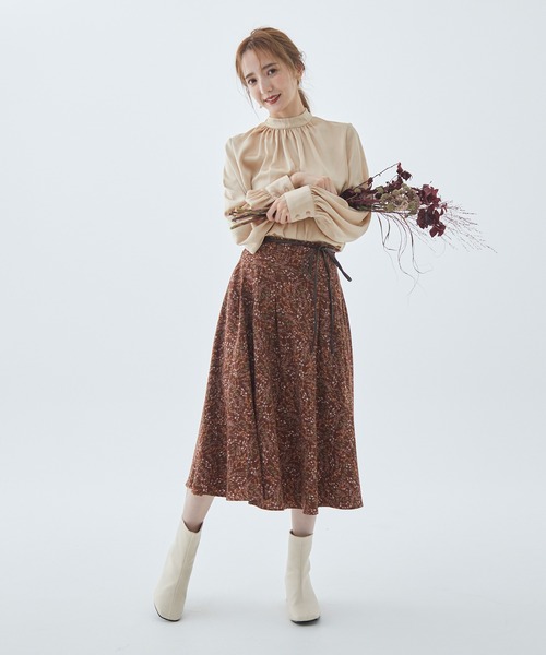 Fabulous Angela（ファビュラスアンジェラ）の「サテンボウタイブラウス（シャツ/ブラウス・レディース・アイボリー/カーキ/ベージュ・FREE）」の4枚目の写真