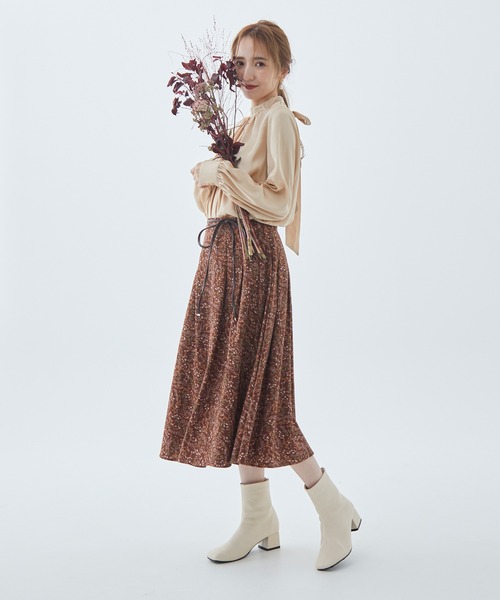 Fabulous Angela（ファビュラスアンジェラ）の「サテンボウタイブラウス（シャツ/ブラウス・レディース・アイボリー/カーキ/ベージュ・FREE）」の15枚目の写真