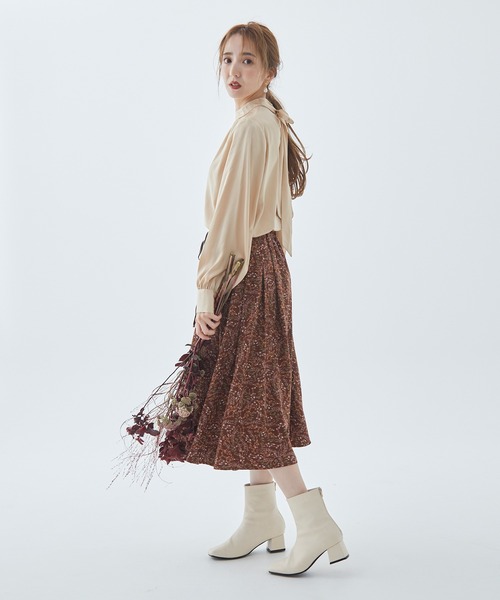 Fabulous Angela（ファビュラスアンジェラ）の「サテンボウタイブラウス（シャツ/ブラウス・レディース・アイボリー/カーキ/ベージュ・FREE）」の19枚目の写真