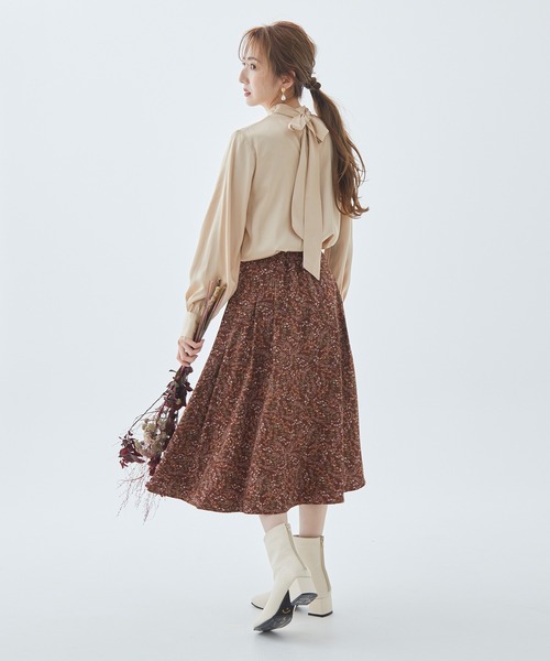 Fabulous Angela（ファビュラスアンジェラ）の「サテンボウタイブラウス（シャツ/ブラウス・レディース・アイボリー/カーキ/ベージュ・FREE）」の20枚目の写真