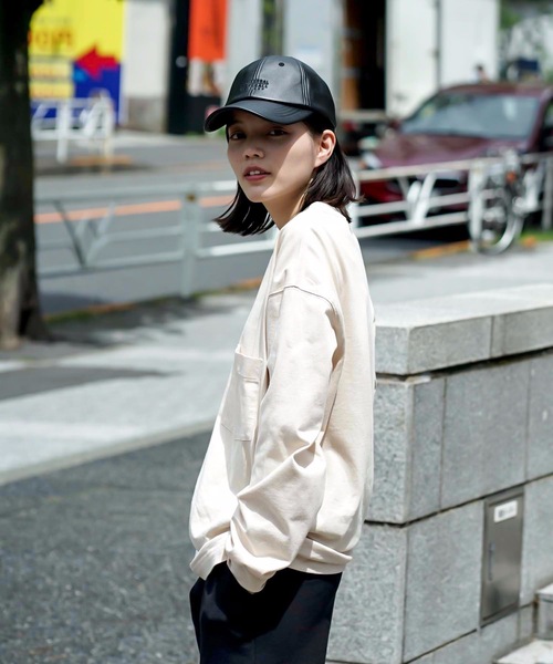 UNIVERSAL OVERALL(ユニバーサルオーバーオール)の「【UNIVERSALOVERALL/ユニバーサルオーバーオール】シンセティックレザーキャップ(キャップ・メンズ・ブラック・FREE)」の4枚目の写真