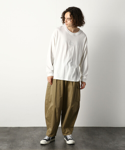 Purple&Yellow（パープルアンドイエロー）の「ロゴ刺繍＆バックプリントワイド長袖クルーネックＴシャツ（Tシャツ/カットソー・メンズ・ホワイト/ブラック/チャコール/カーキ/パープル/グレイッシュベージュ/ボルドー・SMALL/MEDIUM/LARGE）」の8枚目の写真