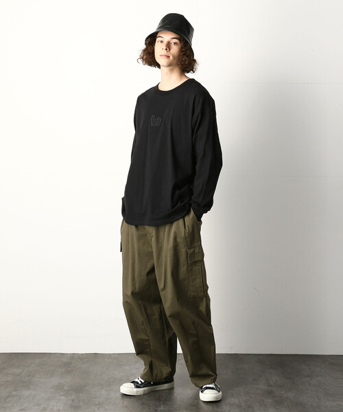 Purple&Yellow（パープルアンドイエロー）の「ロゴ刺繍＆バックプリントワイド長袖クルーネックＴシャツ（Tシャツ/カットソー・メンズ・ホワイト/ブラック/チャコール/カーキ/パープル/グレイッシュベージュ/ボルドー・SMALL/MEDIUM/LARGE）」の9枚目の写真