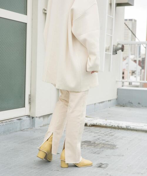 KBF(ケイビーエフ)の「BACKスリットストレートデニム(デニムパンツ・レディース・グレー/ブルー/ナチュラル/ブラック・34/36/38)」の9枚目の写真