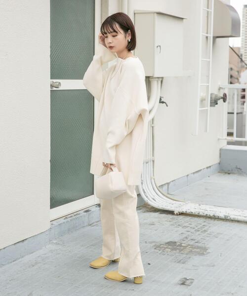 KBF(ケイビーエフ)の「BACKスリットストレートデニム(デニムパンツ・レディース・グレー/ブルー/ナチュラル/ブラック・34/36/38)」の11枚目の写真