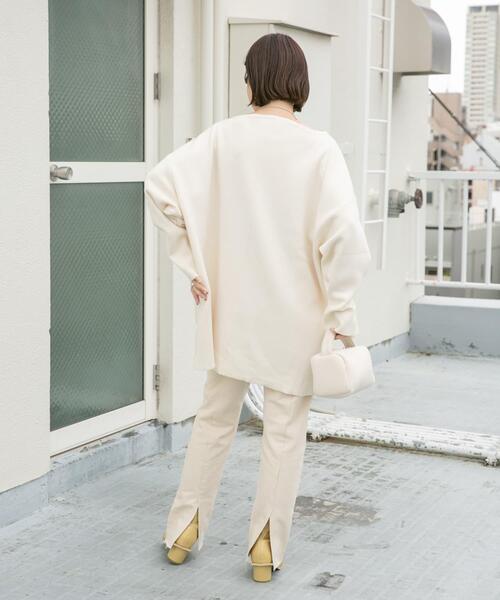 KBF(ケイビーエフ)の「BACKスリットストレートデニム(デニムパンツ・レディース・グレー/ブルー/ナチュラル/ブラック・34/36/38)」の12枚目の写真