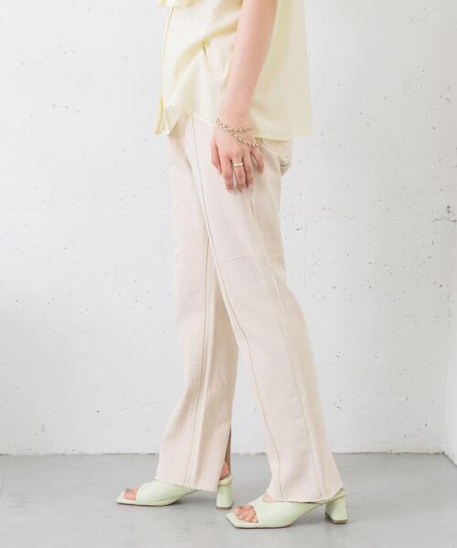 KBF(ケイビーエフ)の「BACKスリットストレートデニム(デニムパンツ・レディース・グレー/ブルー/ナチュラル/ブラック・34/36/38)」の13枚目の写真