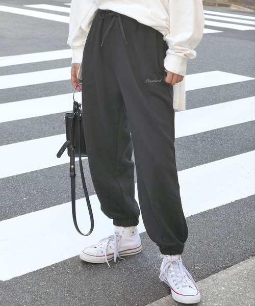 CORNERS(コーナーズ)の「裏起毛ロゴ刺繍リラックスジョガーパンツ(スウェットパンツ・レディース・グリーン/杢グレー/スミクロ・FREE)」の2枚目の写真